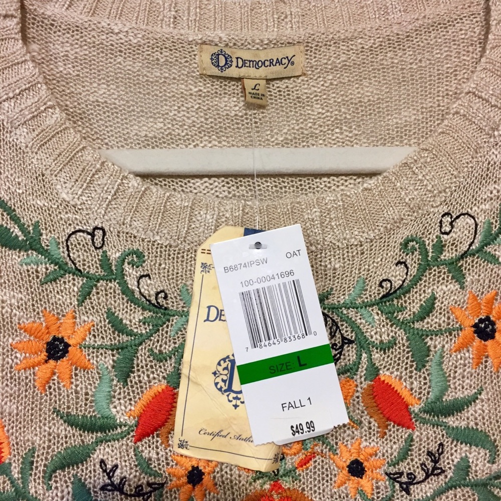 NWT Democracy Embroidered Top - Picture 3 of 7